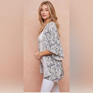 Doe & Rae Monochrome Patterned Kimono Blouse